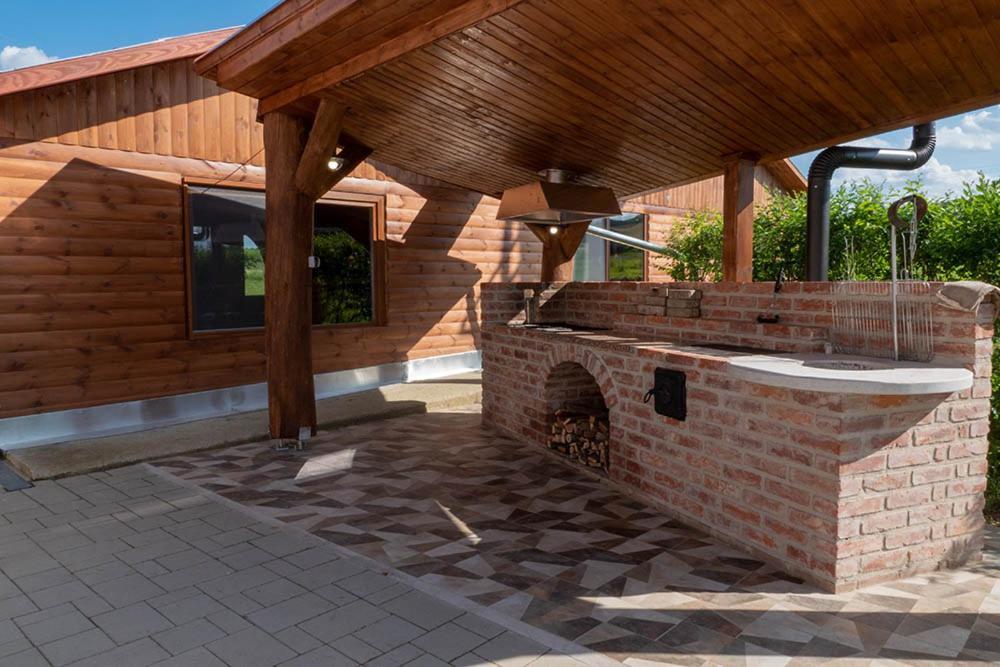Alsoszuha Lovas Vendeghaz Exterior photo